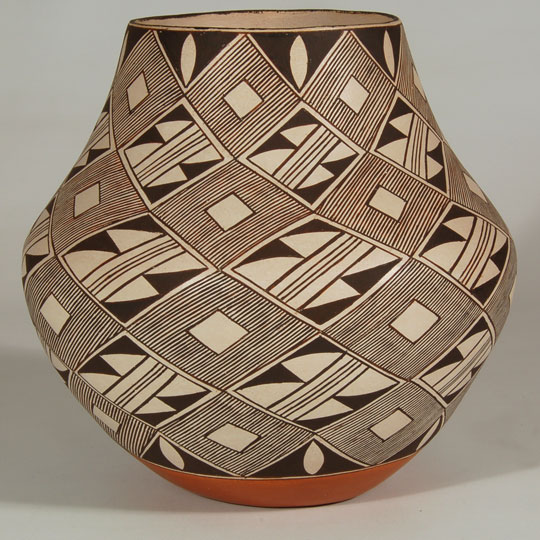 Evelyn Cheromiah Pottery - C3752E